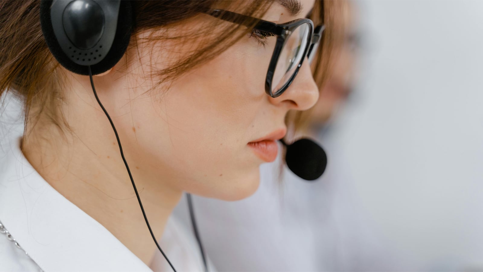 KI-Telefonassistentin von LeanVoice